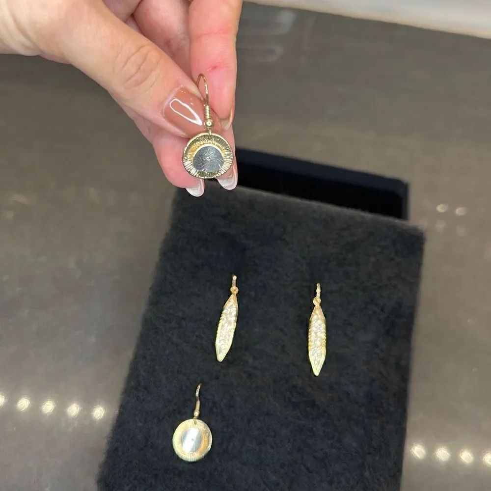 Gold Earring Bundle - Picture 6 of 9